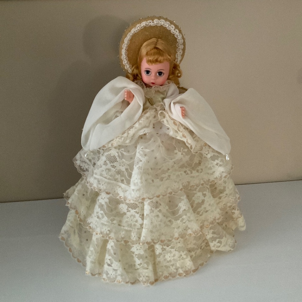 IVORY LACE Madame Alexander tree top Angel.